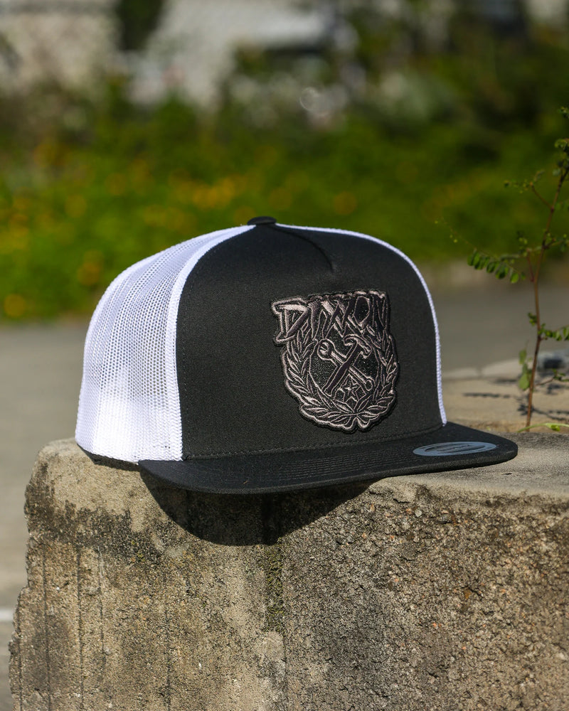 Dixxon Party Crest Cap Black/White