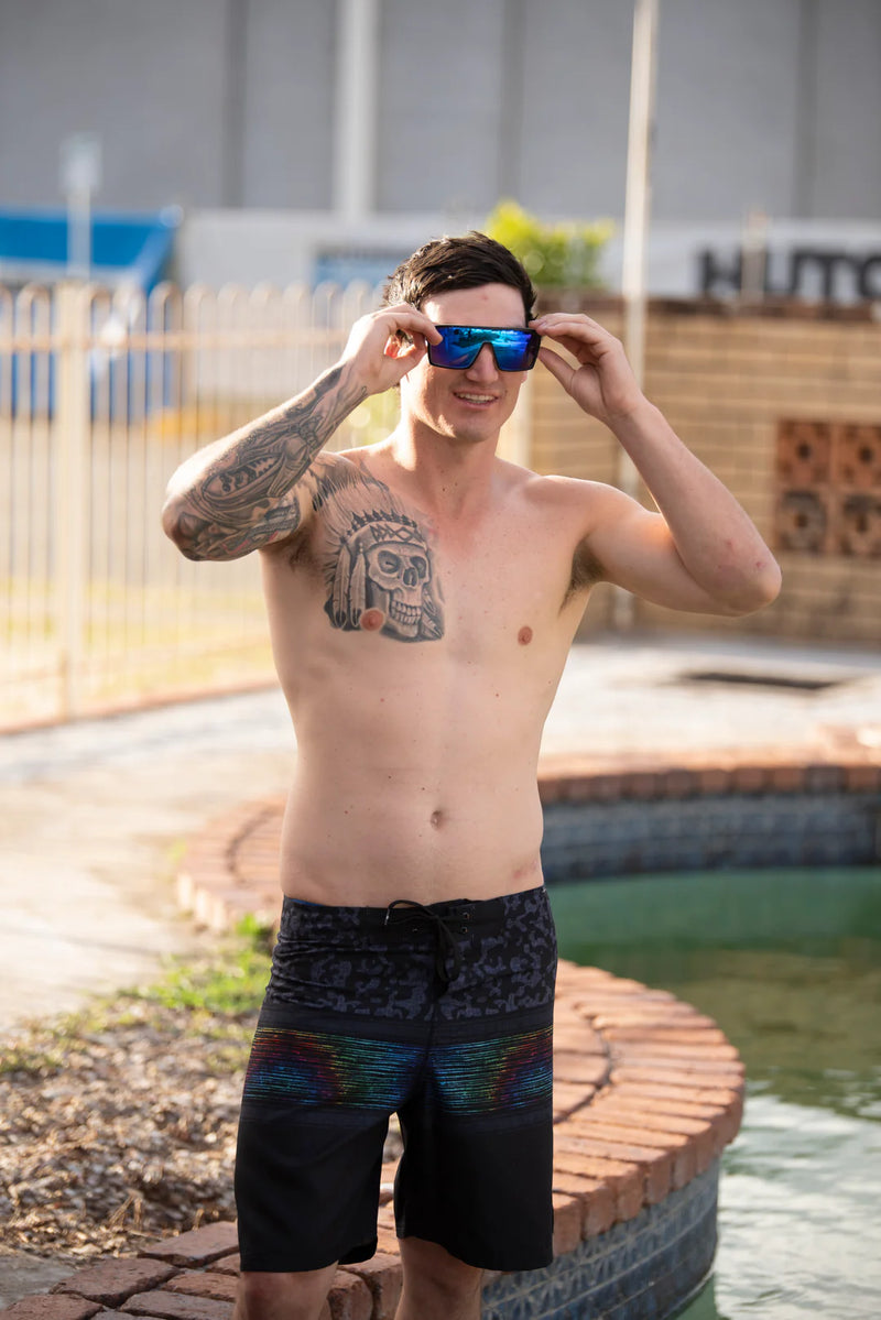 Unit Command Polarised Sunglasses - Black / Blue