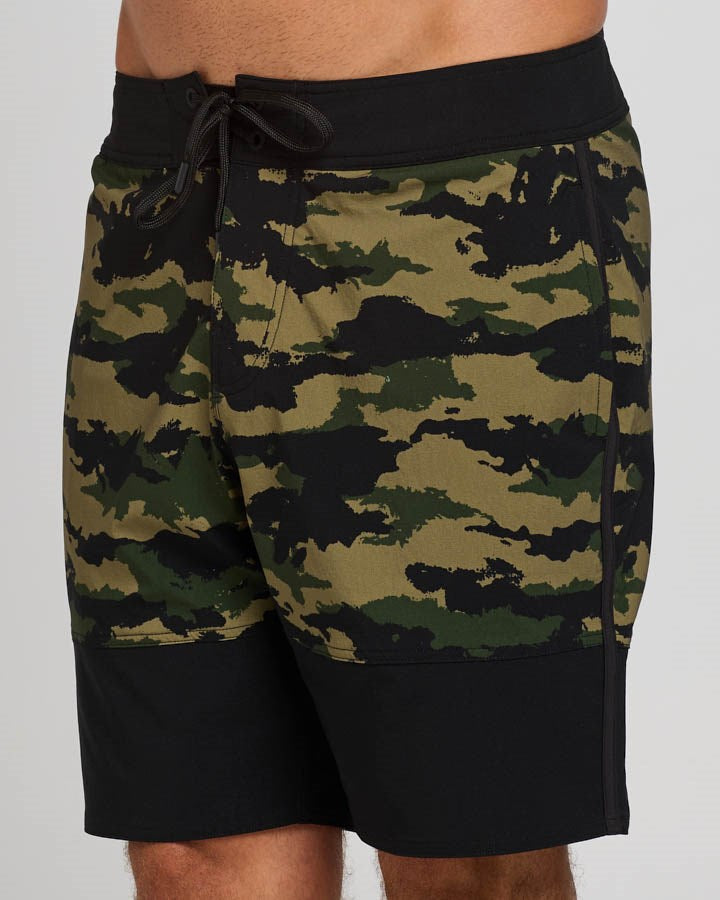 The Mad Hueys Palm Paradise Boardshort 19"