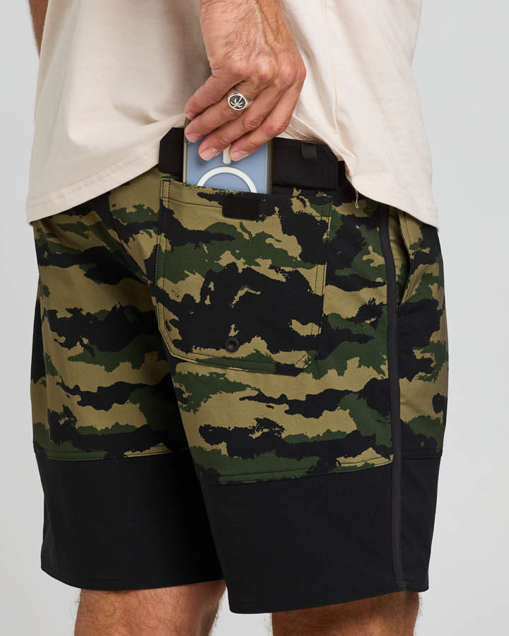 The Mad Hueys Palm Paradise Boardshort 19"