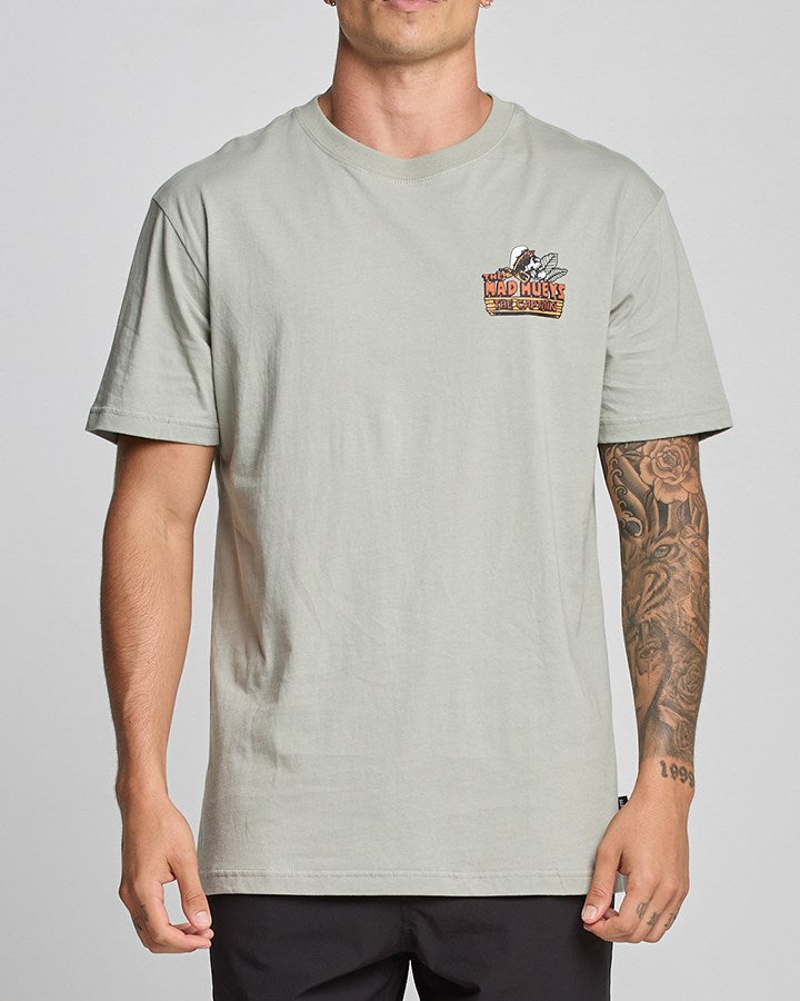 The Mad Hueys THE ISLAND CAPTAIN | SS TEE