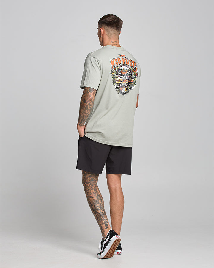 The Mad Hueys THE ISLAND CAPTAIN | SS TEE