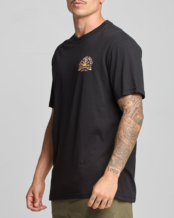 The Mad Hueys UNTAPPED | SS TEE