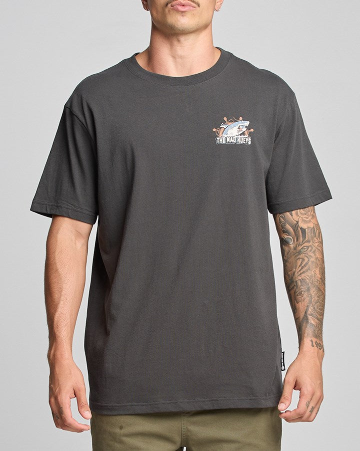 The Mad Hueys CATCH FISH | SS TEE