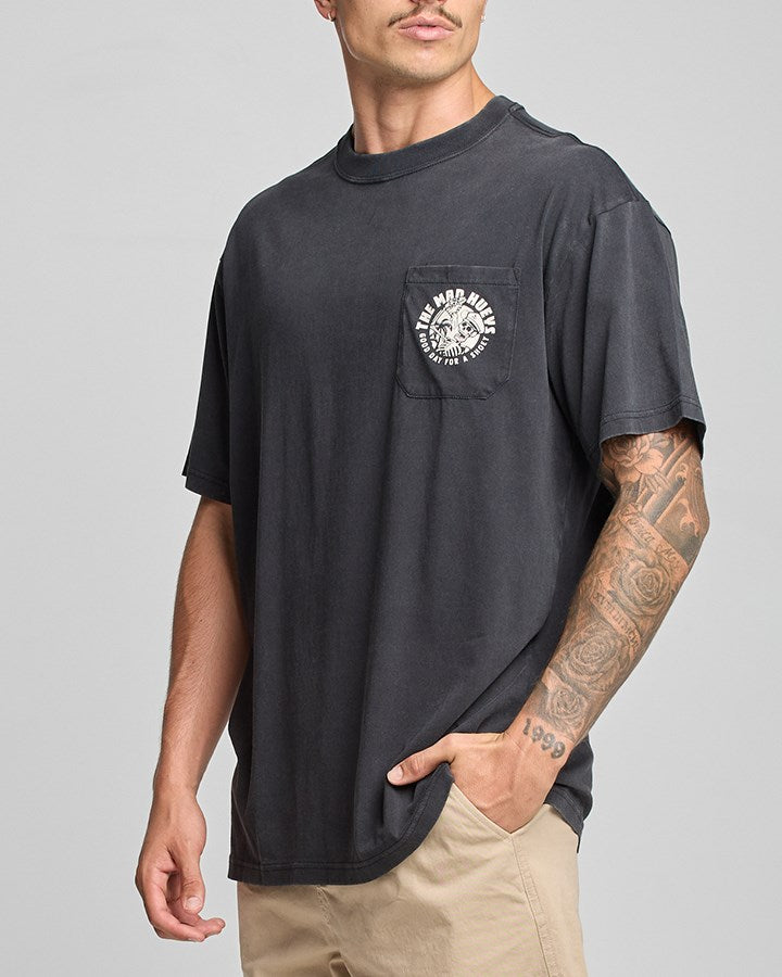The Mad Hueys GOOD DAY FOR A SHOEY | OVERSIZED SS TEE