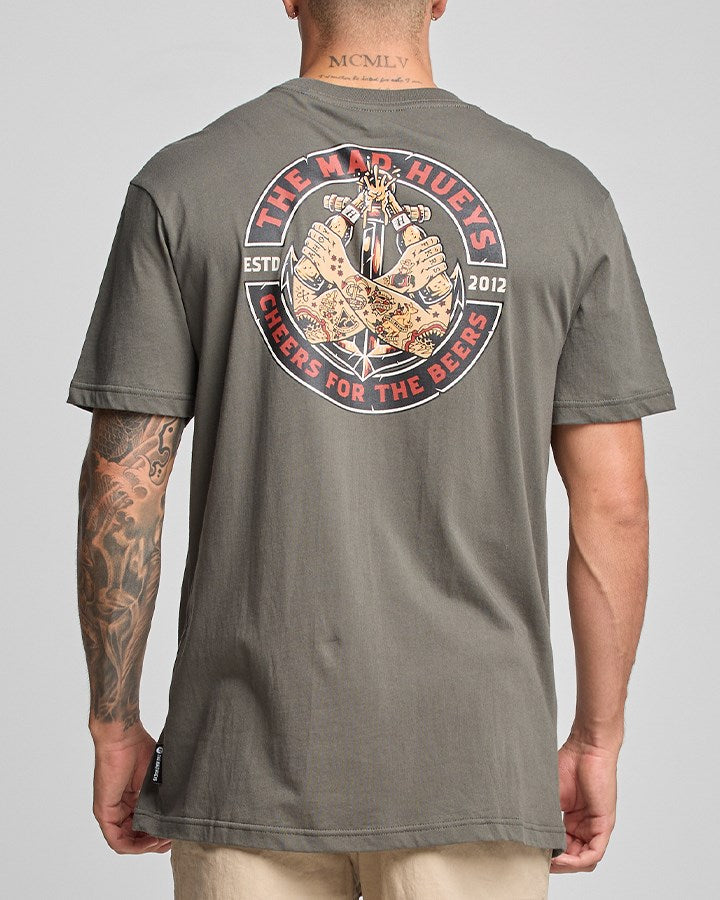 The Mad Hueys CHEERS FOR THE BEERS | SS TEE