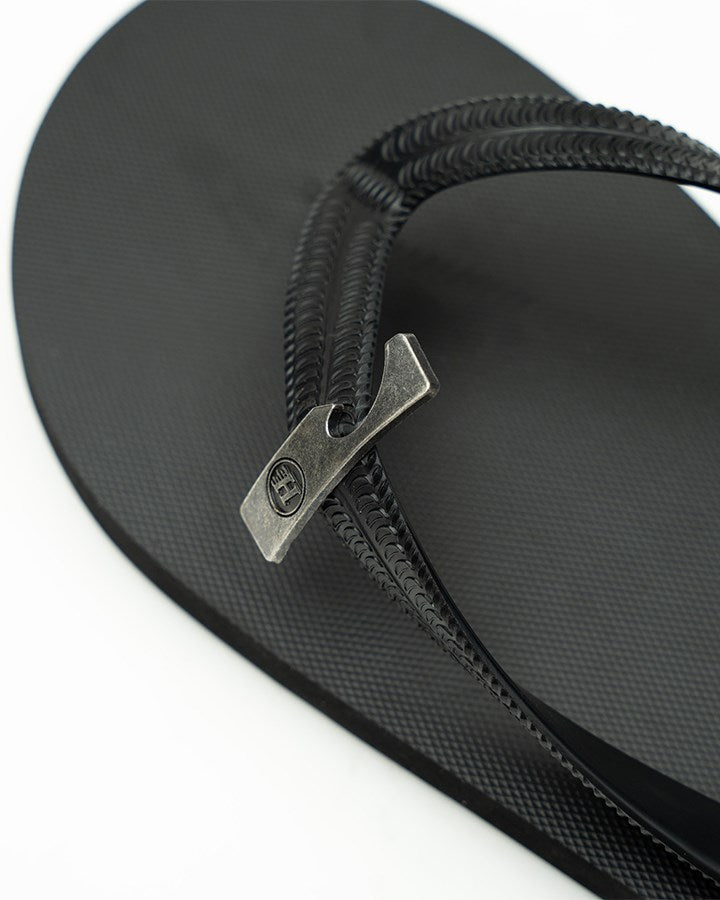 The Mad Hueys HUEYS | BOTTLE OPENER THONGS