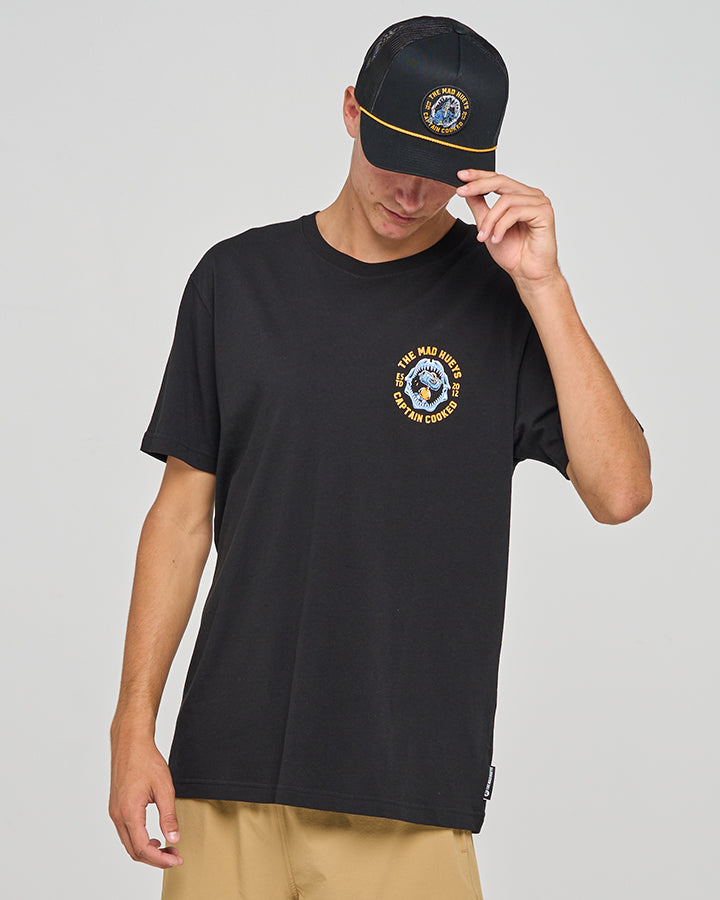 The Mad Hueys CAPTAIN COOKED JAWS | SS TEE