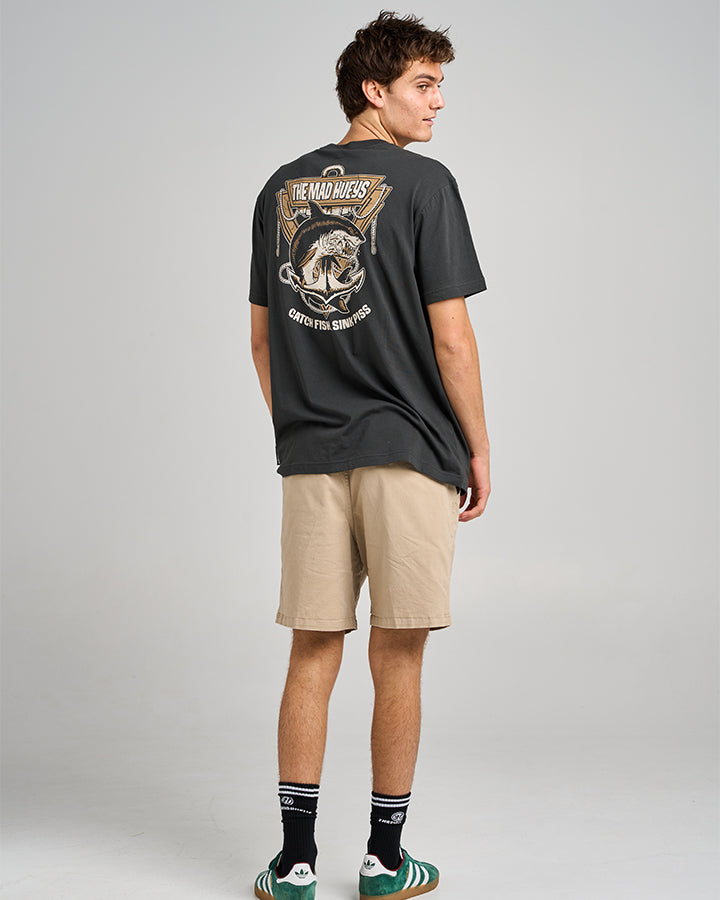 The Mad Hueys ANCHOR SHARK | SS TEE