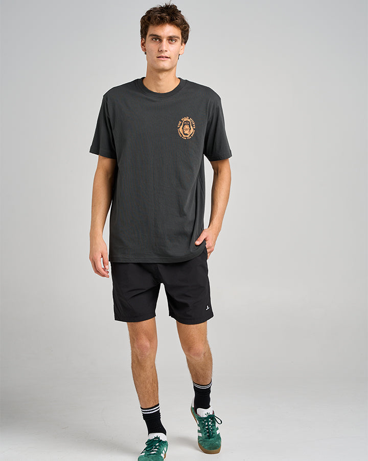 The Mad Hueys CHEERS AND BEERS | SS TEE