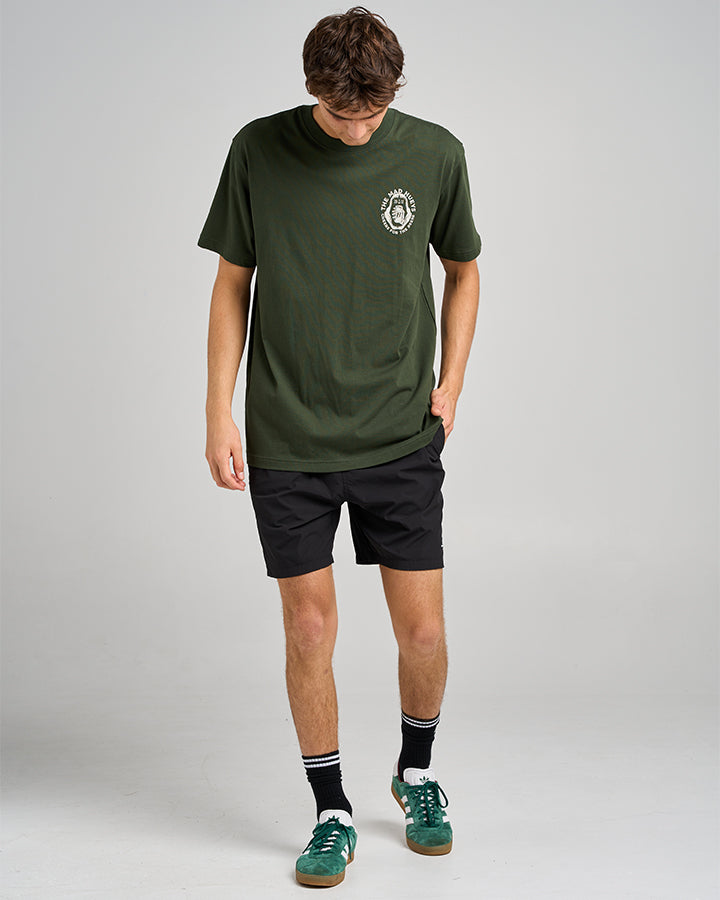 The Mad Hueys CHEERS AND BEERS | SS TEE