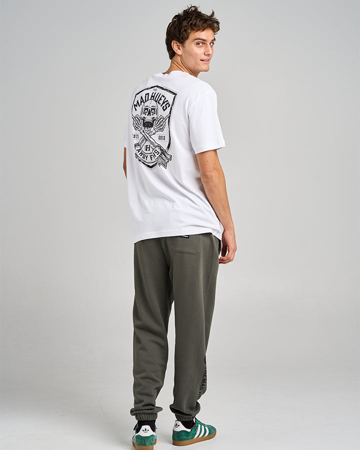 The Mad Hueys AHOY FKRS SHIELD | SS TEE