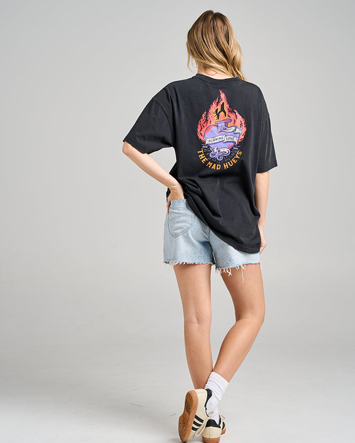 The Mad Hueys BURNING LOVE | WOMENS OVERSIZED SS TEE