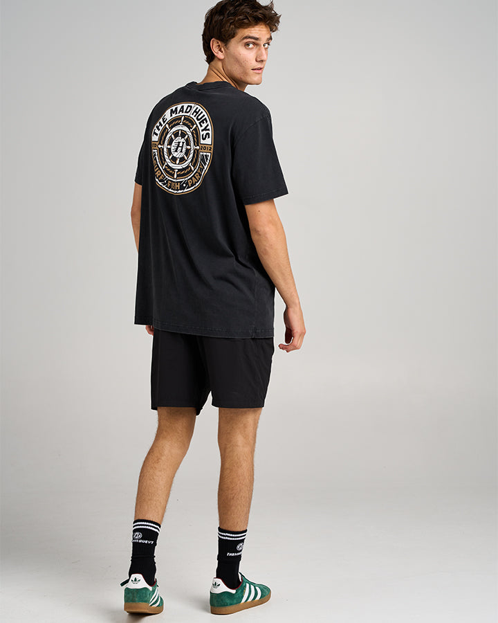 The Mad Hueys HUEYS SHIP WHEEL | SS TEE