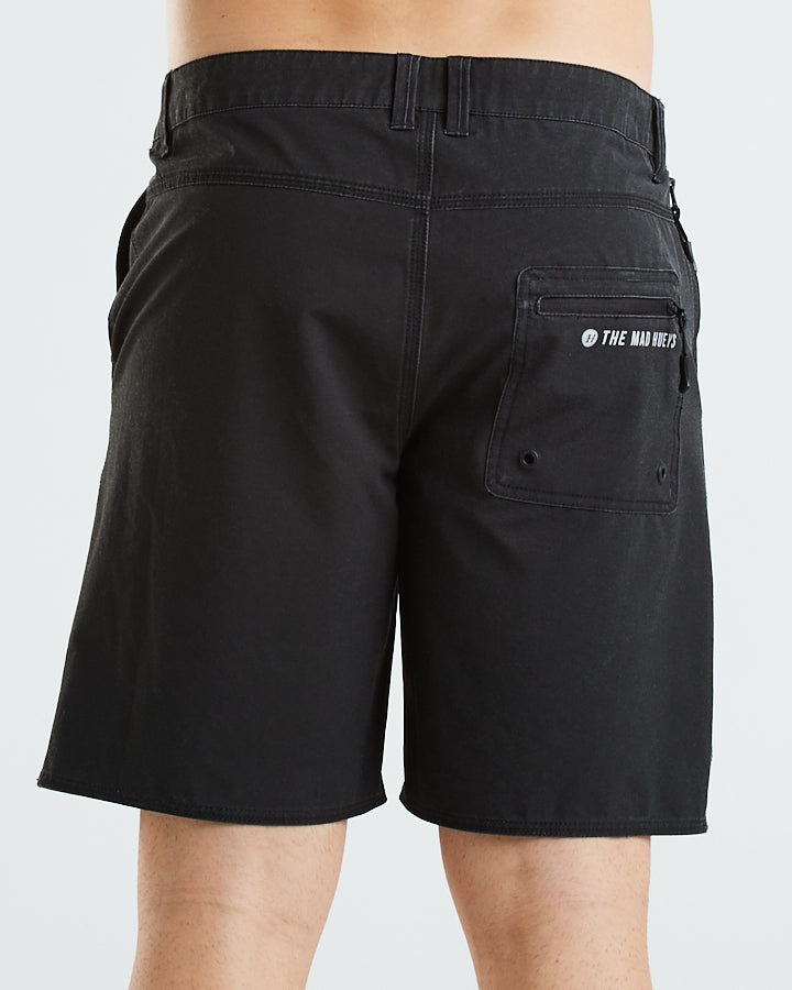 The Mad Hueys Fusion II Hybrid Short 18"