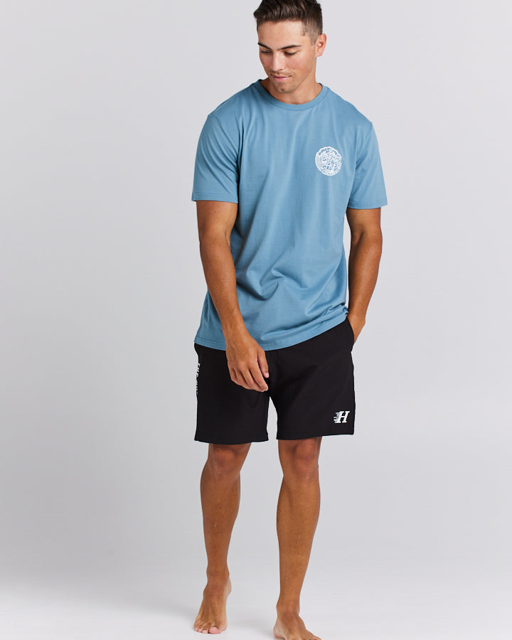 The Mad Hueys The Dingo II Camo Quick Dry Volley 18"