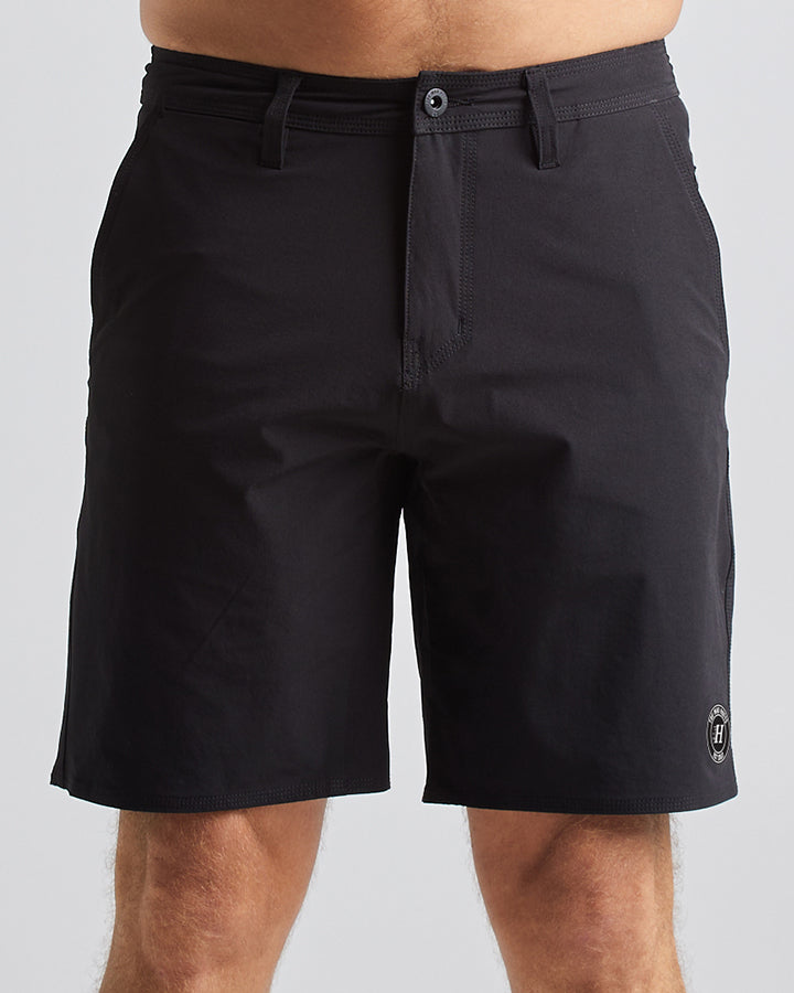 The Mad Hueys Hueys Life Hybrid Short 19"