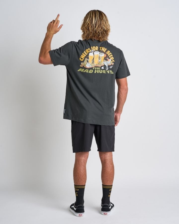 The Mad Hueys NZ BEERS | SS TEE