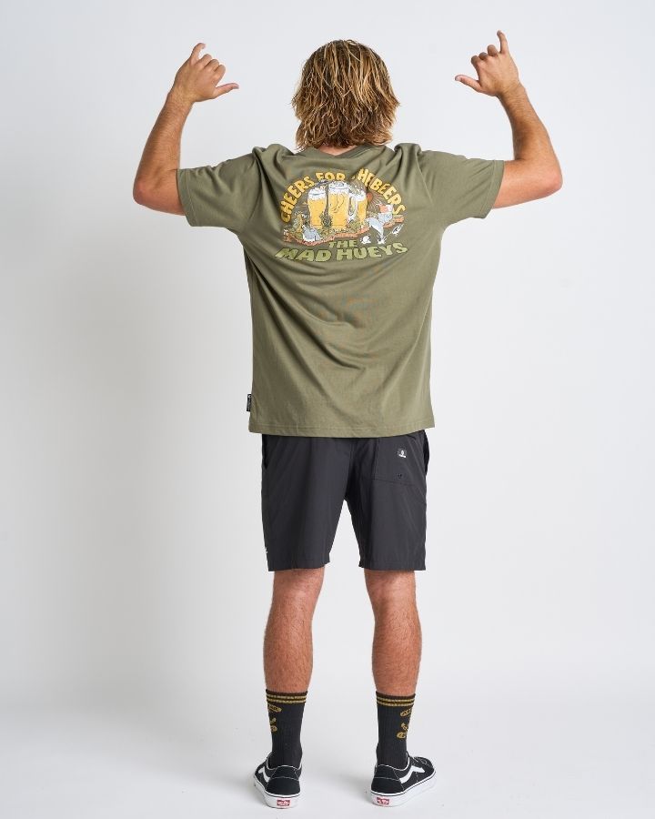 The Mad Hueys NZ BEERS | SS TEE