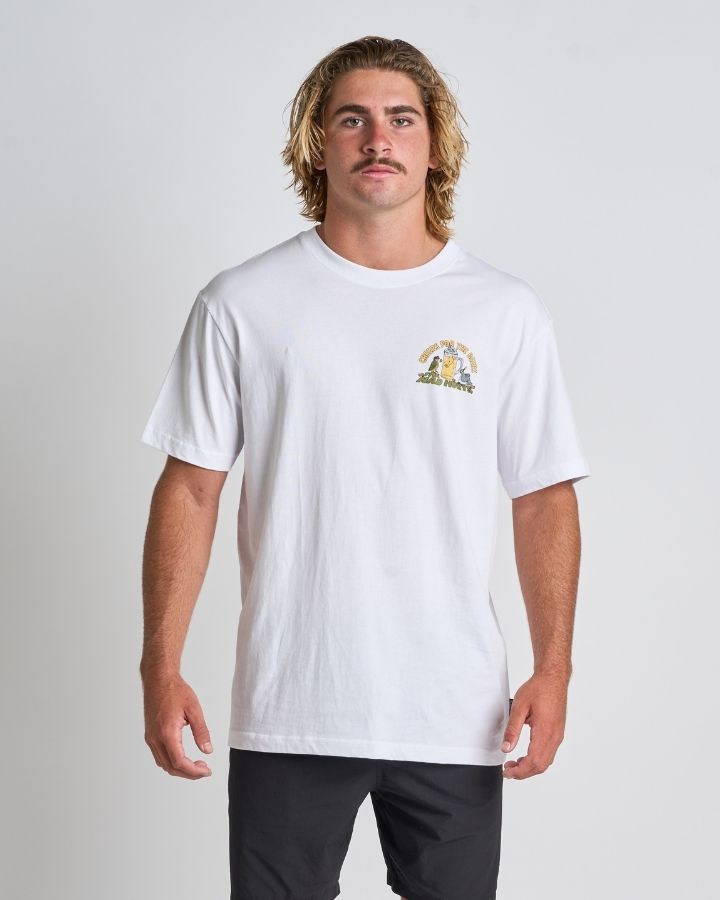 The Mad Hueys NZ BEERS | SS TEE
