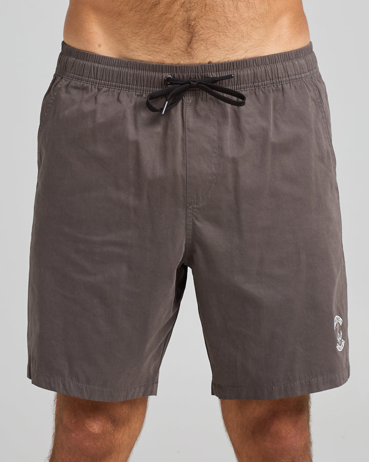 The Mad Hueys SKULL ANCHOR | 18" VOLLEY SHORT