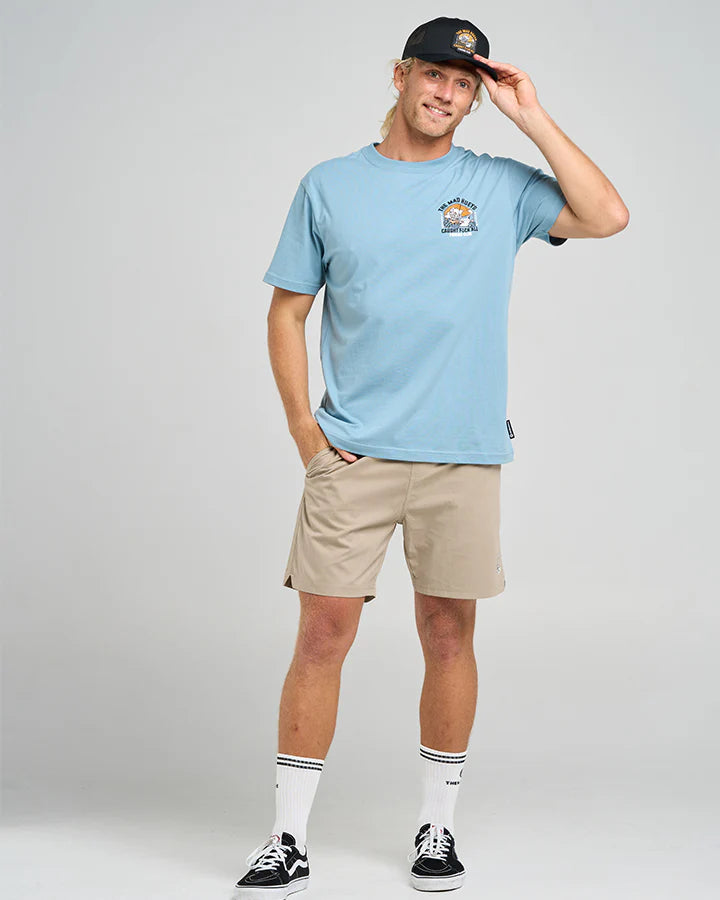 The Mad Hueys CAUGHT FK ALL ISLAND | SS TEE