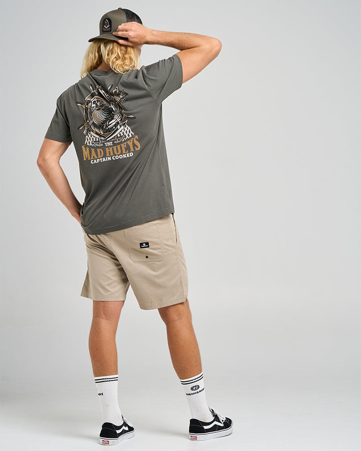 The Mad Hueys CAPTAIN SHIP FACED | SS TEE