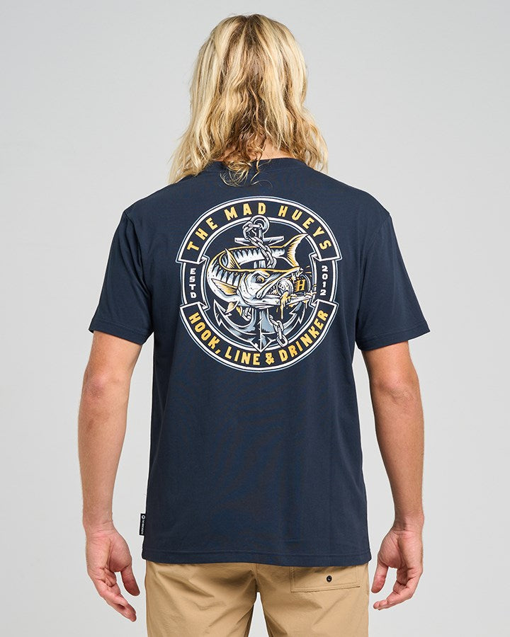 The Mad Hueys HOOKED CUDA | SS TEE