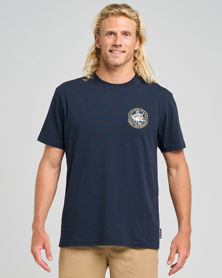 The Mad Hueys HOOKED CUDA | SS TEE
