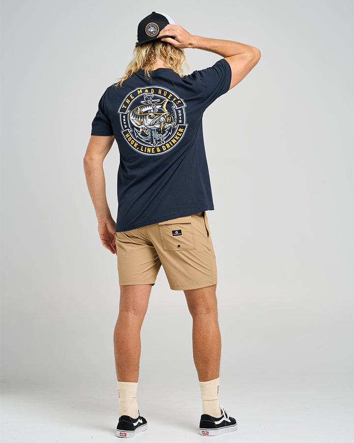 The Mad Hueys HOOKED CUDA | SS TEE