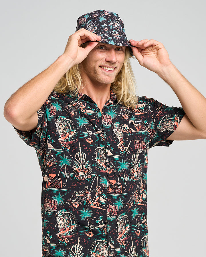 The Mad Hueys SHE'LL BE RIGHT | REVERSIBLE BUCKET HAT