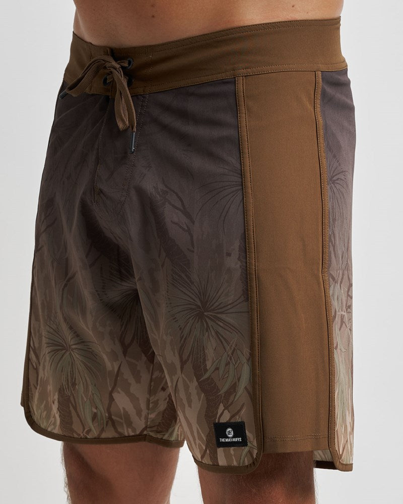 The Mad Hueys NATIVE HUEYS | 18" BOARDSHORT