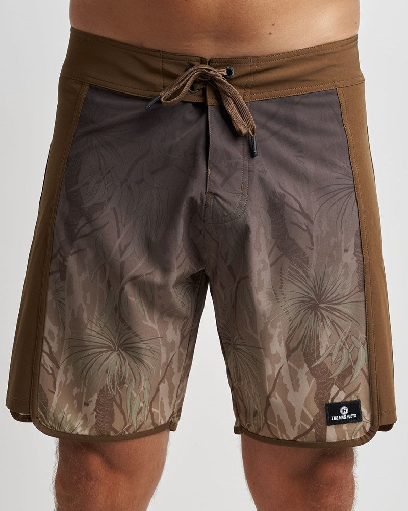 The Mad Hueys NATIVE HUEYS | 18" BOARDSHORT
