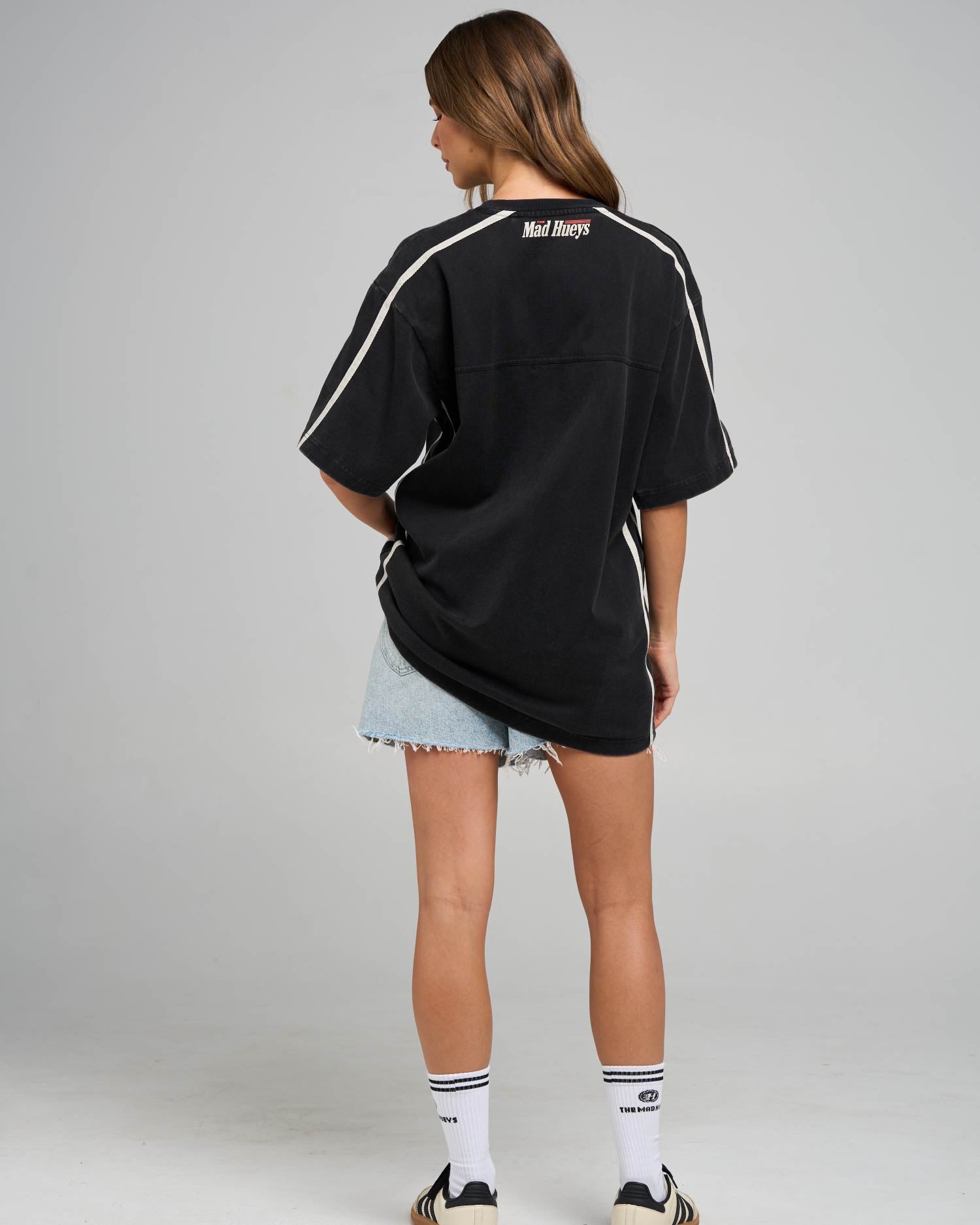 The Mad Hueys BORN TO RACE | WOMENS V NECK OVERSIZED TEE