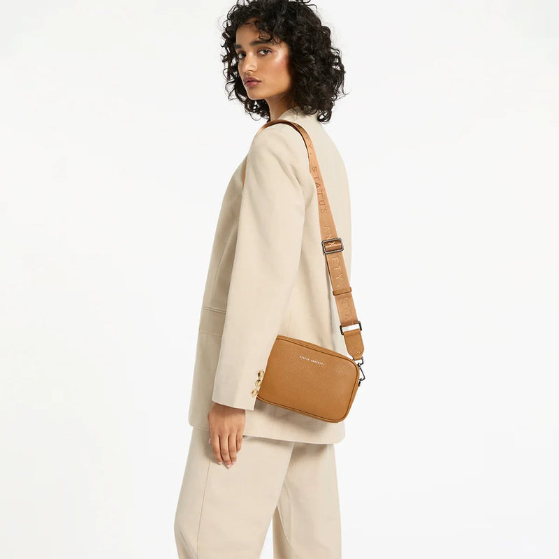 Status Anxiety Plunder With Webbed Strap Bag - Tan