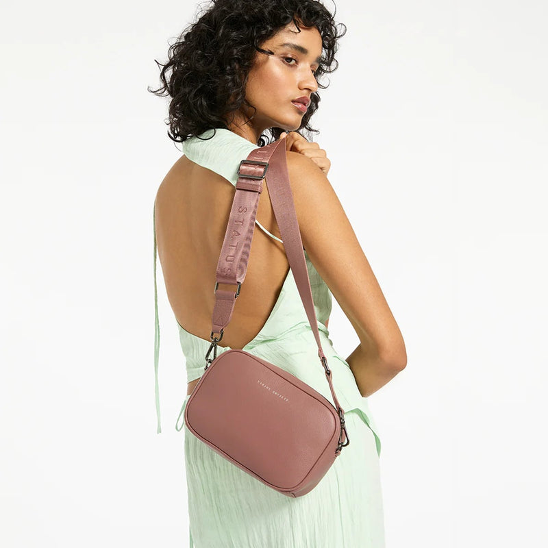 Status Anxiety Plunder With Webbed Strap Bag - Dusty Rose