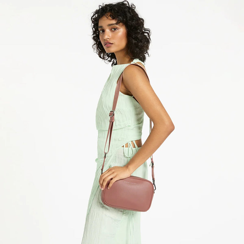 Status Anxiety Plunder With Webbed Strap Bag - Dusty Rose