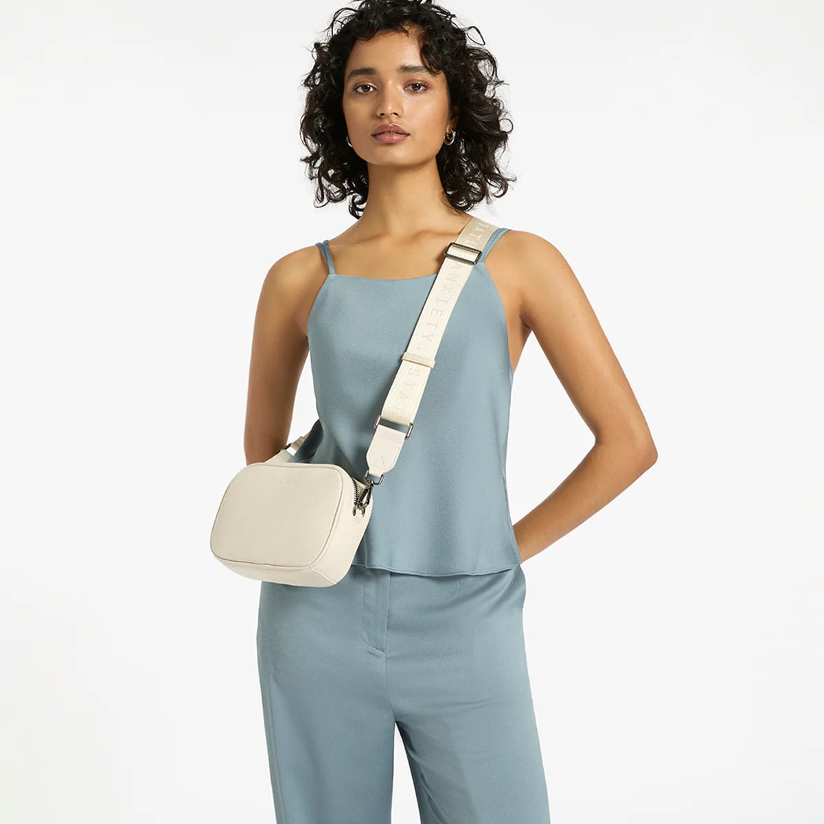 Status Anxiety Plunder With Webbed Strap Bag - Chalk