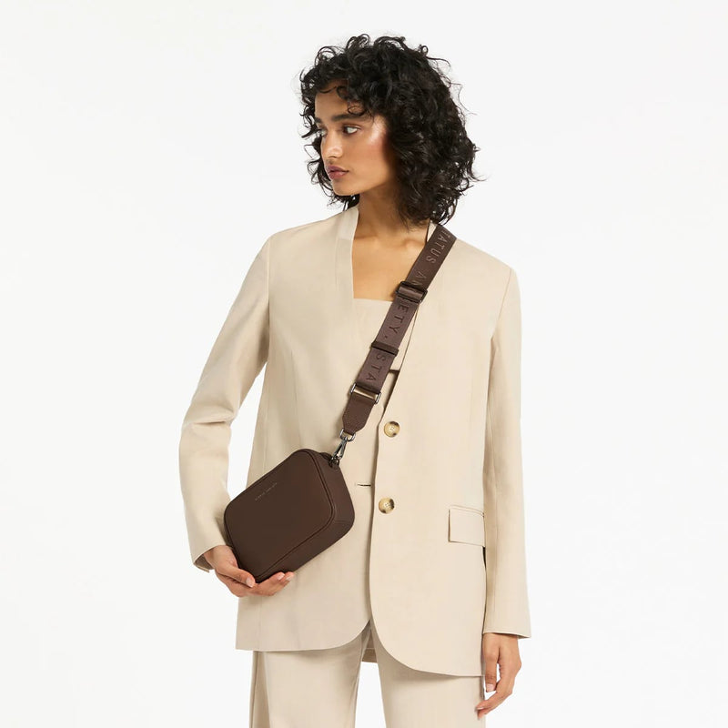 Status Anxiety Plunder With Webbed Strap Bag - Cocoa
