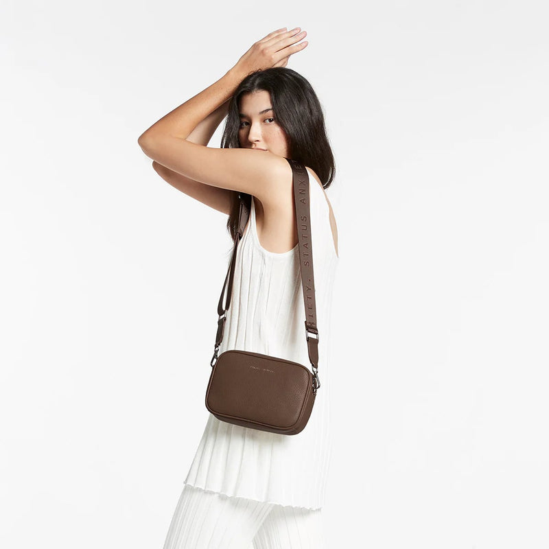 Status Anxiety Plunder With Webbed Strap Bag - Cocoa