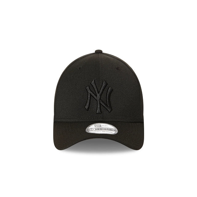 New Era New York Yankees Black on Black 39THIRTY Stretch Fit