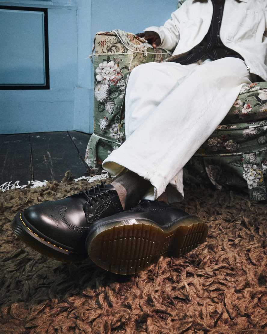 Dr. Martens 3989 YS Brogue Shoes - Black Smooth