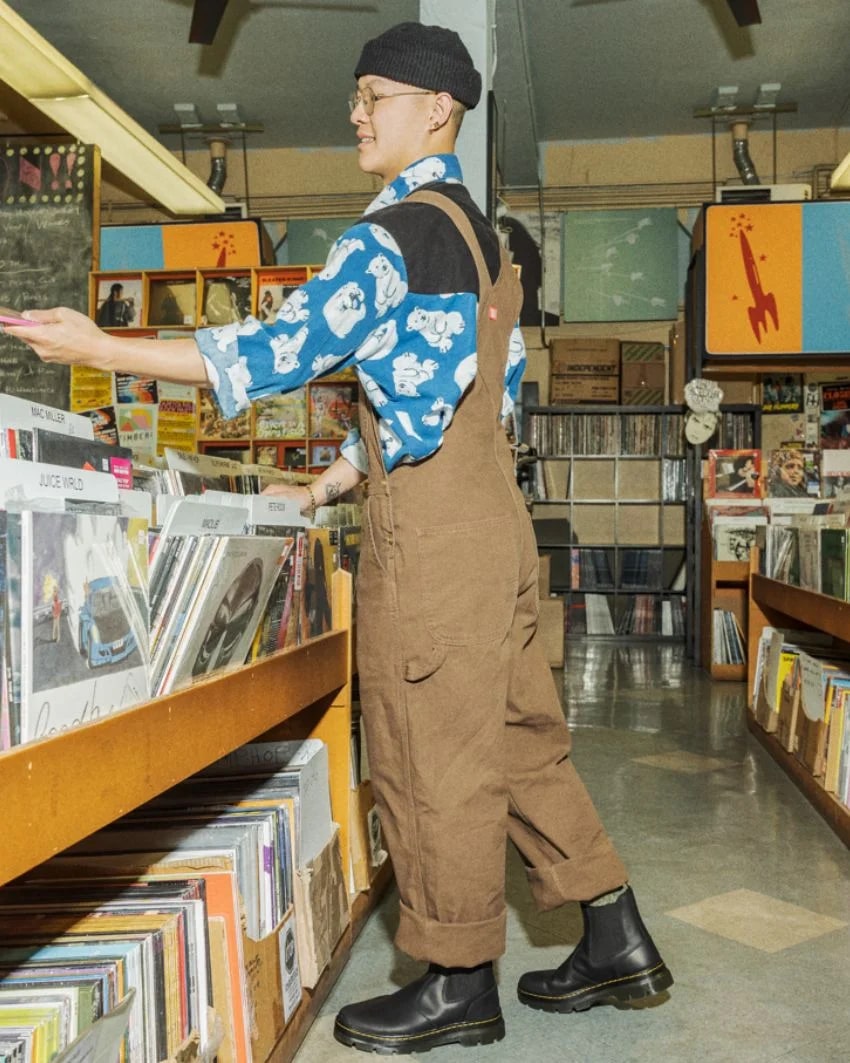 Dr. Martens Embury Leather Chelsea Boot - Black Wyoming