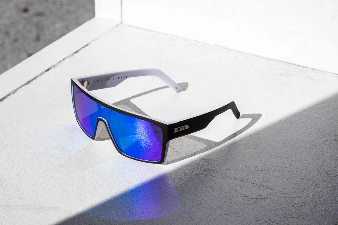 Unit Command Polarised Sunglasses - Matte Black / White