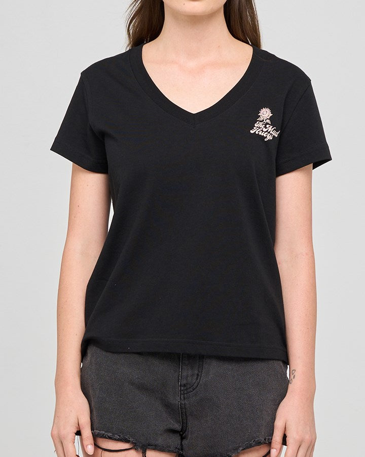 The Mad Hueys BEE ANCHOR | WOMENS V NECK TEE