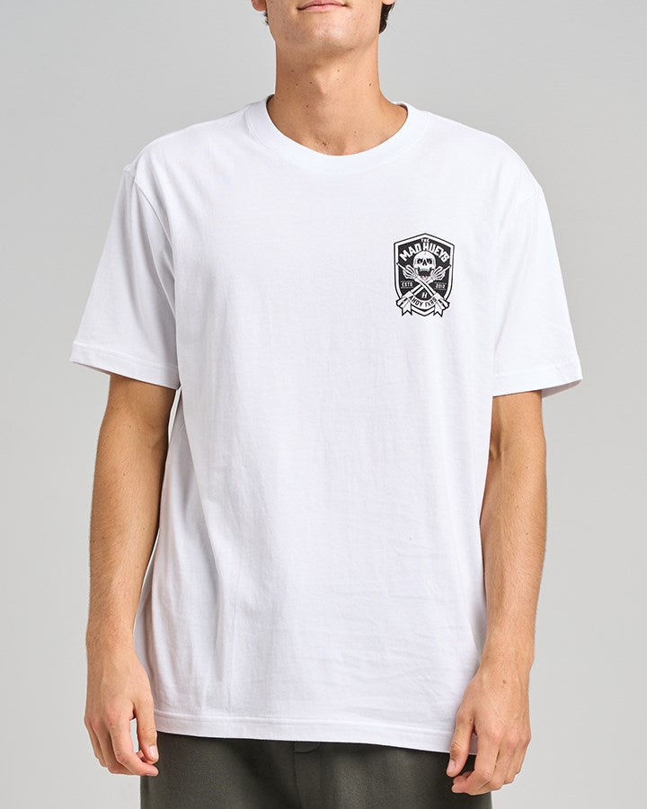 The Mad Hueys AHOY FKRS SHIELD | SS TEE
