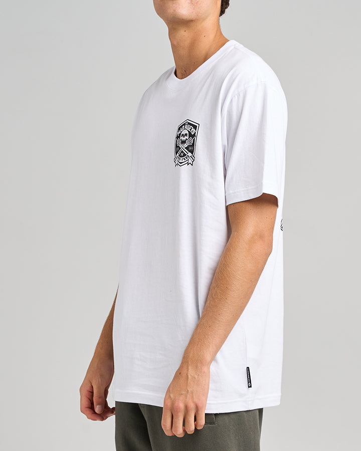 The Mad Hueys AHOY FKRS SHIELD | SS TEE