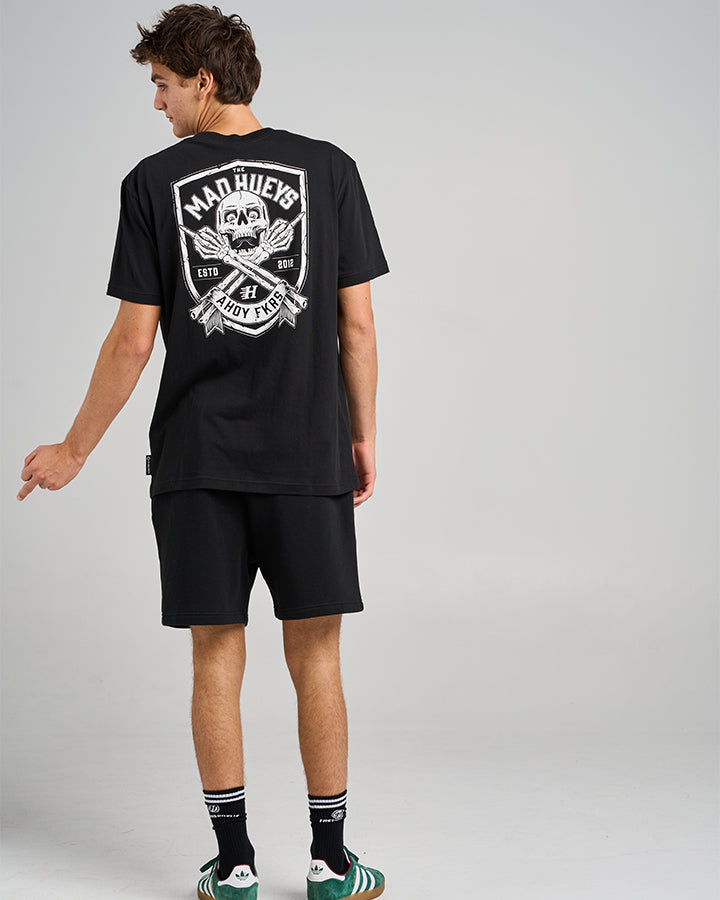 The Mad Hueys AHOY FKRS SHIELD | SS TEE