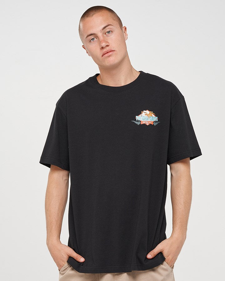 THE MAD HUEYS MEAN AS NZ | SS TEE