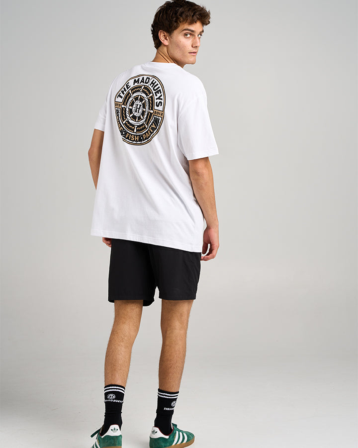 The Mad Hueys HUEYS SHIP WHEEL | SS TEE